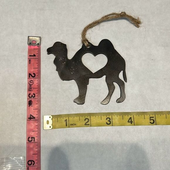 Metal Camel Ornament Heart Cutout - Picture 3 of 3